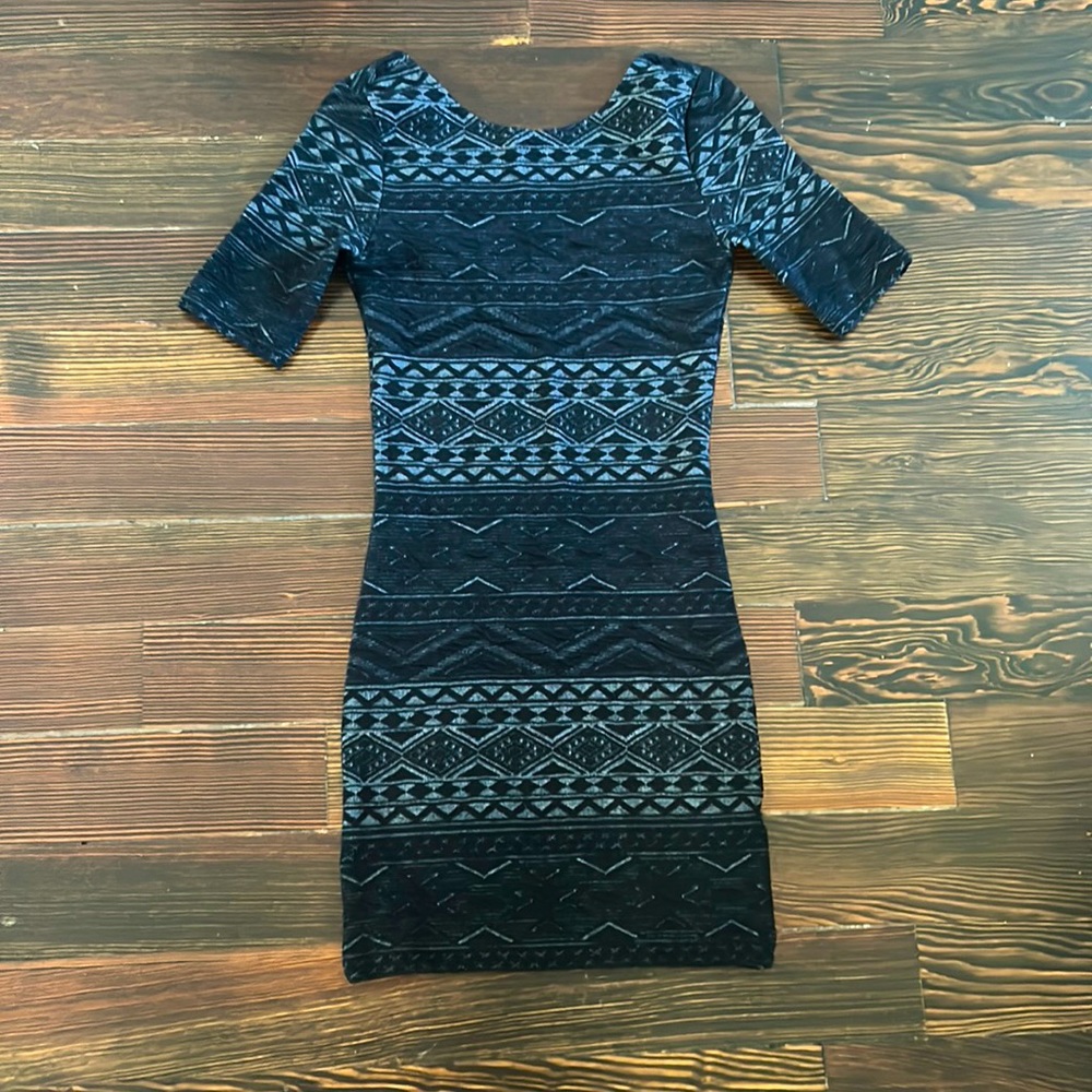 Fun black stretchy H&M dress